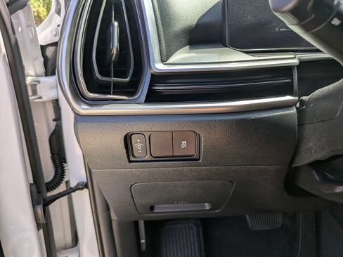 Certified 2024 Kia Sorento LX FWD image 28