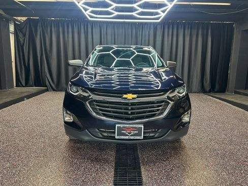 Used 2020 Chevrolet Equinox LS w/ LS Convenience Package FWD image 2