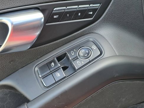 Used 2021 Porsche 718 Cayman S RWD image 19