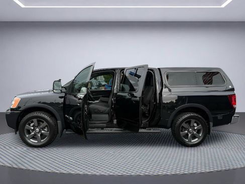 Used 2015 Nissan Titan SV w/ SV Value Truck Package AWD/4WD image 18