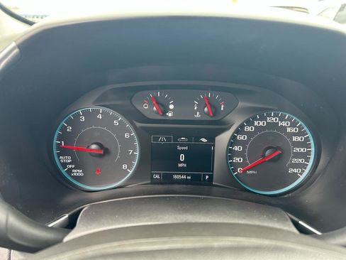 Used 2018 Chevrolet Equinox LS image 21