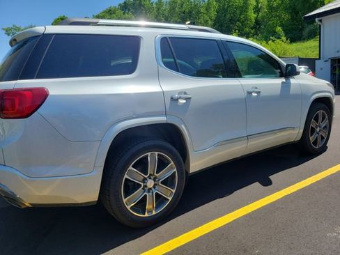 Used 2017 GMC Acadia Denali w/ Technology Package AWD/4WD image 3