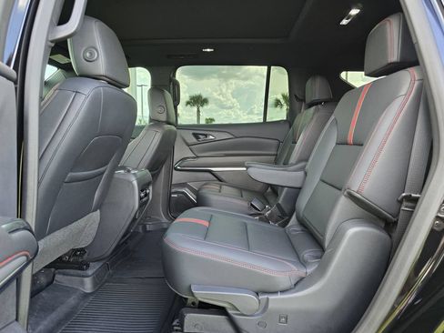 Certified 2024 Chevrolet Traverse RS FWD image 19