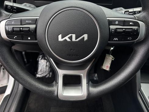 Used 2025 Kia Sportage LX FWD image 27