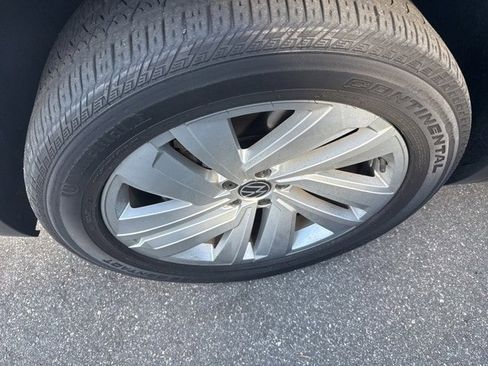 Used 2022 Volkswagen Atlas Cross Sport SE w/ Panoramic Sunroof Package image 4