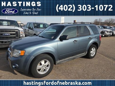 Used 2011 Ford Escape XLT w/ Class II Trailer Tow Pkg image 1