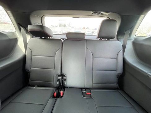 New 2026 Chevrolet Traverse Z71 w/ Driver Confidence Package AWD/4WD image 20