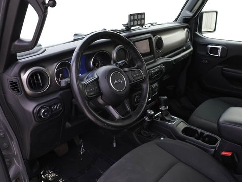 Used 2021 Jeep Wrangler Unlimited Willys image 3