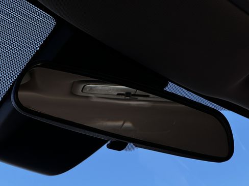 Used 2017 Toyota Corolla L image 24