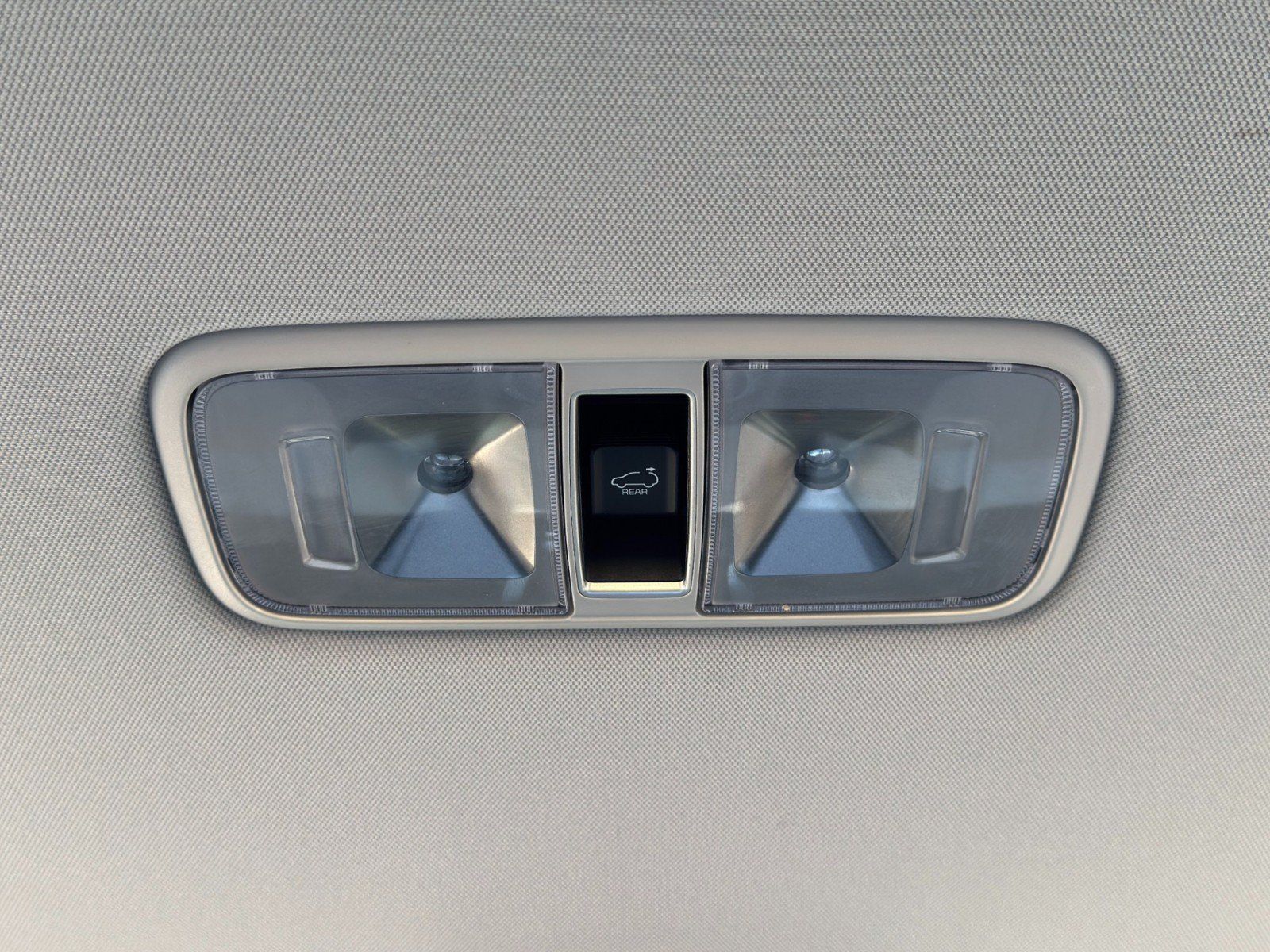 Used 2025 Kia Carnival SX Prestige FWD image 42