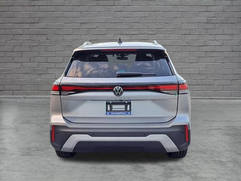 New 2026 Volkswagen Tiguan SE FWD image 4