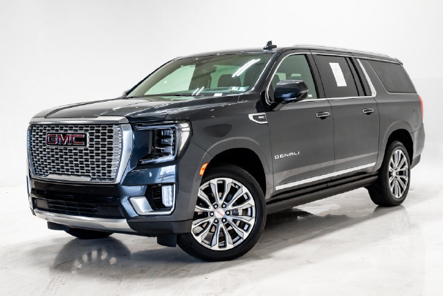 Used 2022 GMC Yukon XL Denali w/ Denali Premium Package AWD/4WD image 1