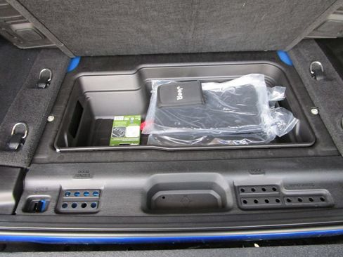 Used 2024 Jeep Wrangler Unlimited Rubicon w/ Technology Group AWD/4WD image 27