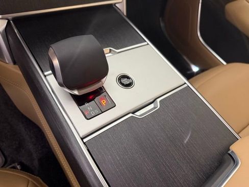 New 2025 Land Rover Range Rover Long Wheelbase SE image 22