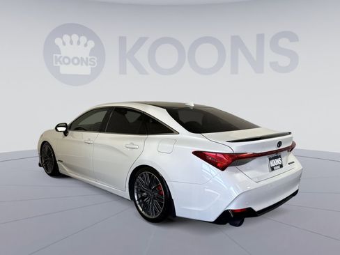 Used 2019 Toyota Avalon Touring w/ Advanced Safety Package FWD image 4