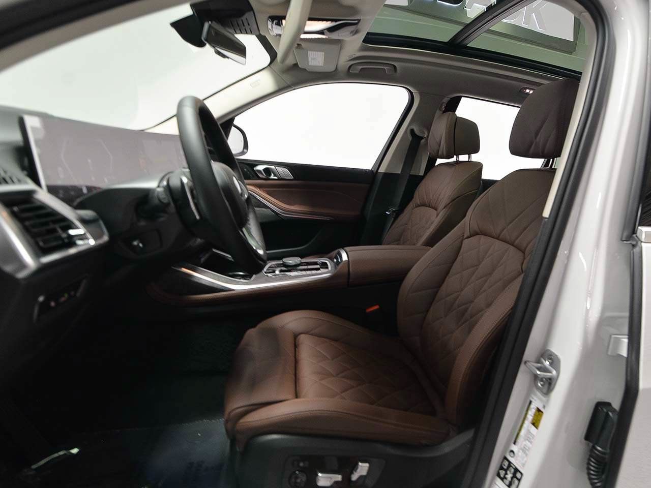 Used 2026 BMW X7 xDrive40i AWD/4WD image 8