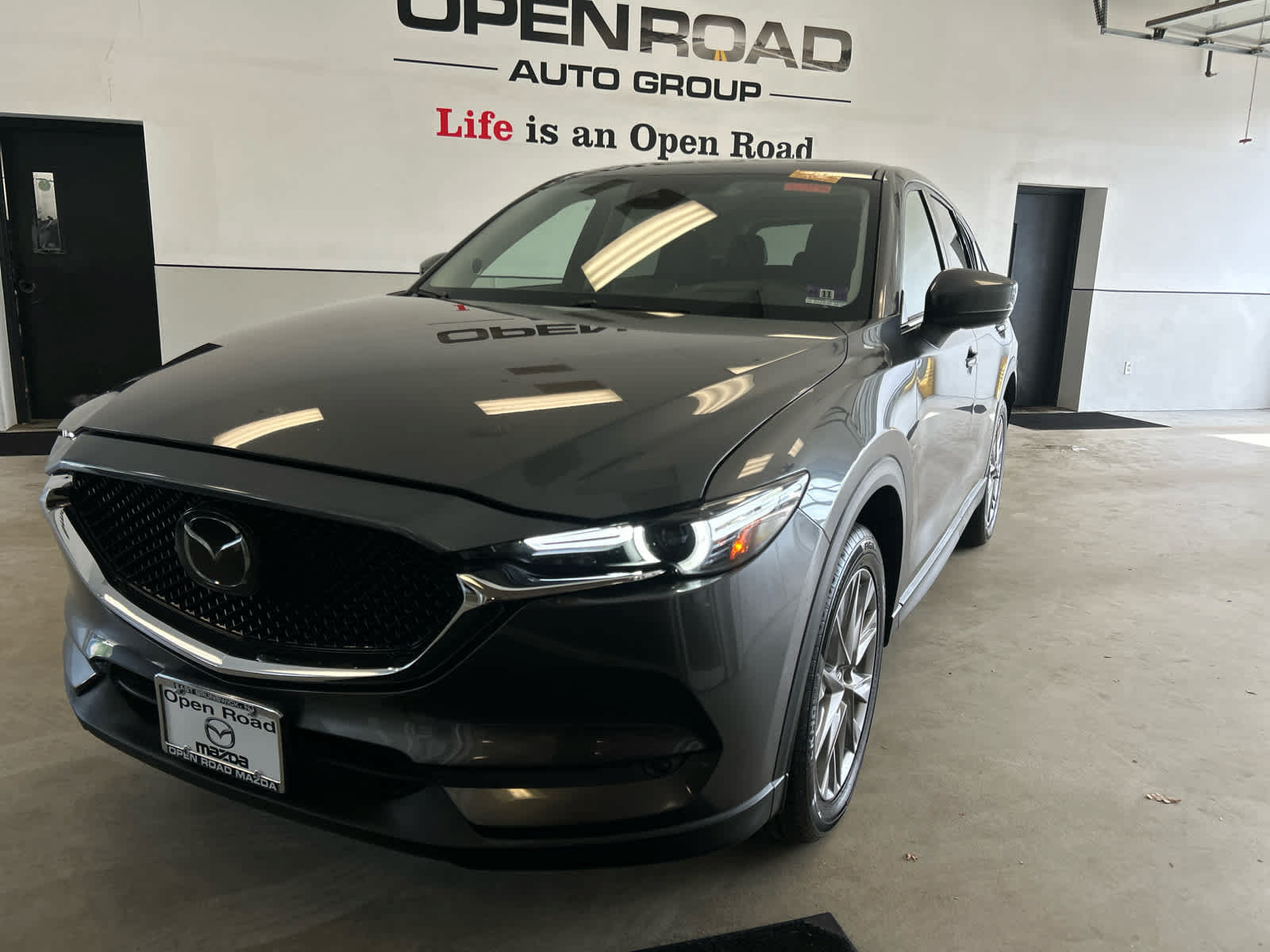 Used 2019 MAZDA CX-5 Grand Touring w/ GT Premium Package AWD/4WD image 2