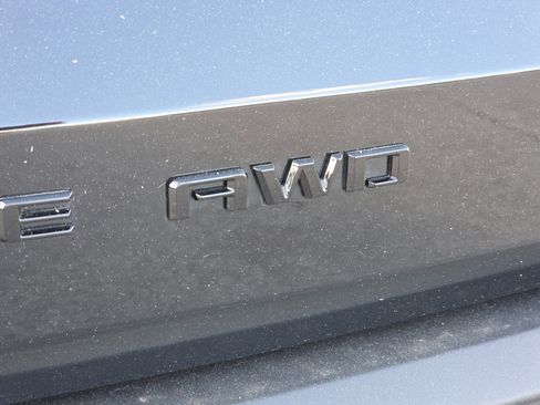 Used 2026 Chevrolet Traverse LT w/ Enhanced Driving Package AWD/4WD image 5
