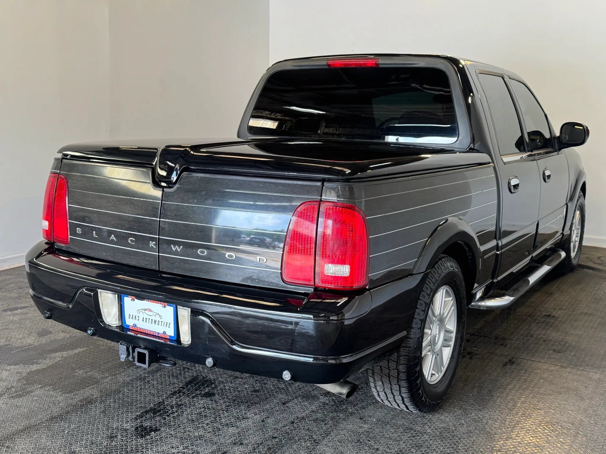 Used 2002 Lincoln Blackwood RWD image 6