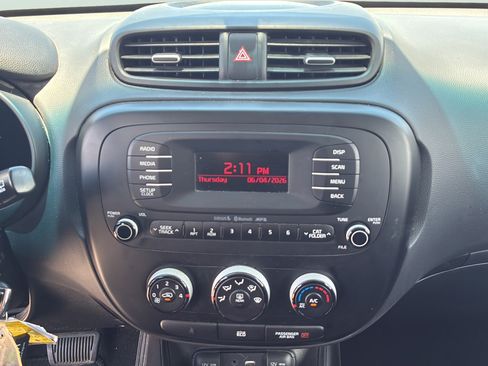 Used 2016 Kia Soul FWD image 29