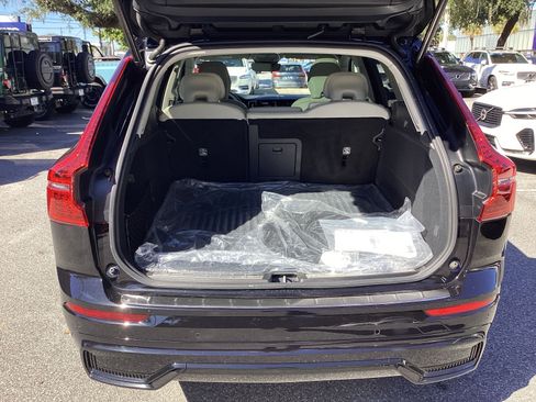 Certified 2025 Volvo XC60 T8 Plus w/ Protection Package Premier image 58