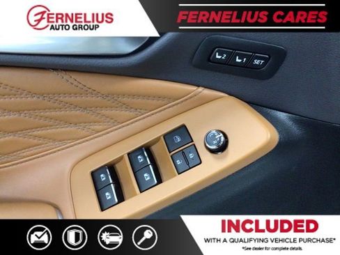 Used 2019 Toyota Avalon Limited image 16