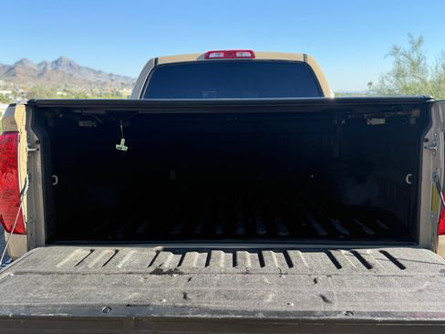 Used 2017 Toyota Tundra SR5 image 6