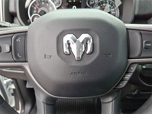 Used 2024 RAM 2500 Tradesman w/ Chrome Appearance Group image 21