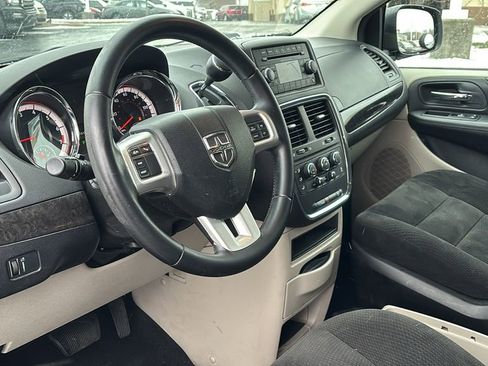 Used 2016 Dodge Grand Caravan SE w/ Quick Order Package 29E SE image 24