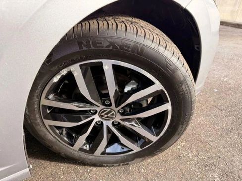 Used 2025 Volkswagen Jetta SE FWD image 48