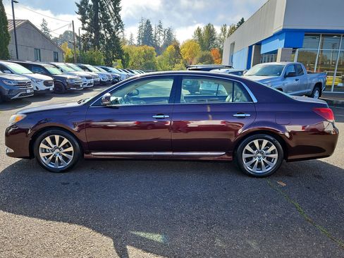 Used 2011 Toyota Avalon image 2