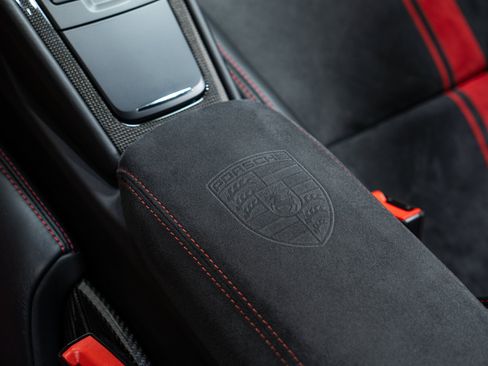 Certified 2018 Porsche 911 GT3 RWD image 32