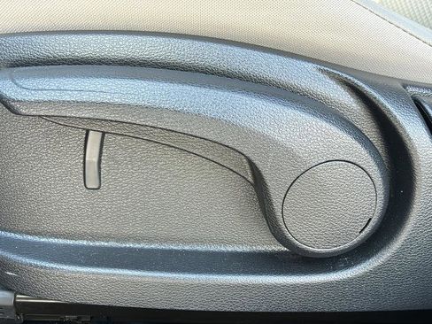 Used 2025 Kia Soul LX FWD image 23