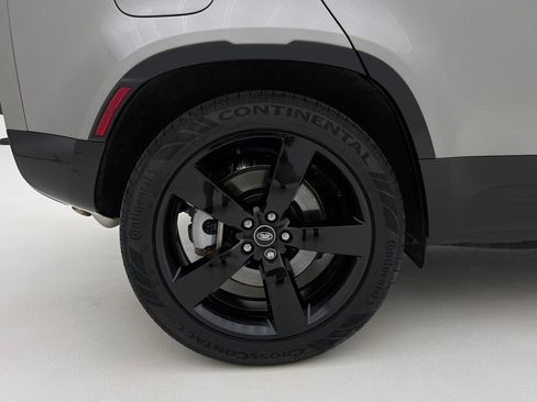 Used 2024 Land Rover Defender 110 X-Dynamic SE image 27