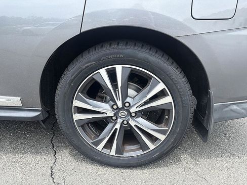 Used 2017 Nissan Pathfinder Platinum AWD/4WD image 10