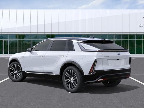 New 2027 Cadillac Lyriq Luxury RWD image 3