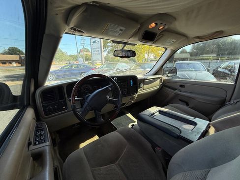 Used 2005 Chevrolet Avalanche LS w/ Chrome Exterior Package image 26