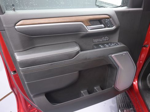 Used 2024 Chevrolet Silverado 1500 High Country w/ High Country Premium Package image 13