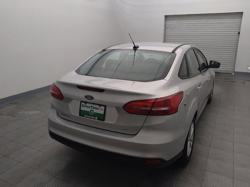 Used 2018 Ford Focus SE image 7