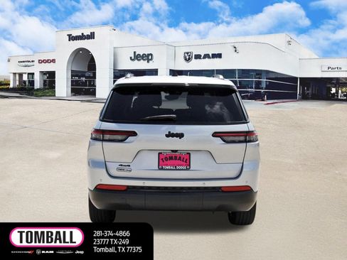 Used 2023 Jeep Grand Cherokee L Laredo AWD/4WD image 6