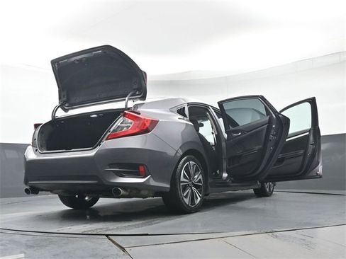 Used 2018 Honda Civic EX-T image 47