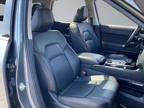 Certified 2024 Nissan Pathfinder SL w/ SL Premium Package AWD/4WD image 9