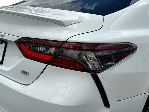 Used 2021 Toyota Camry SE FWD image 20