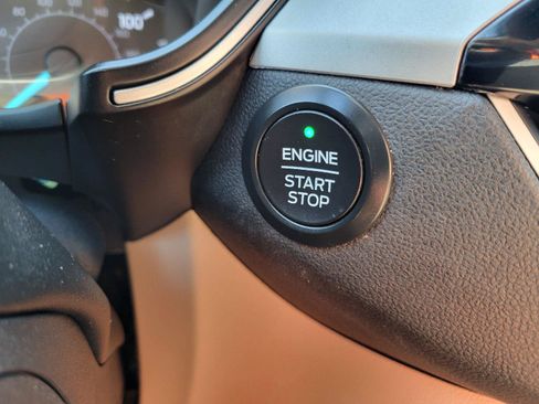 Used 2020 Ford Escape SE FWD image 12