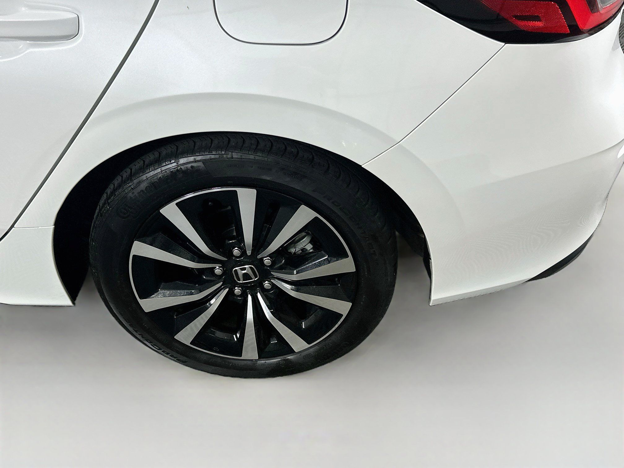 Used 2024 Honda Civic EX-L image 11