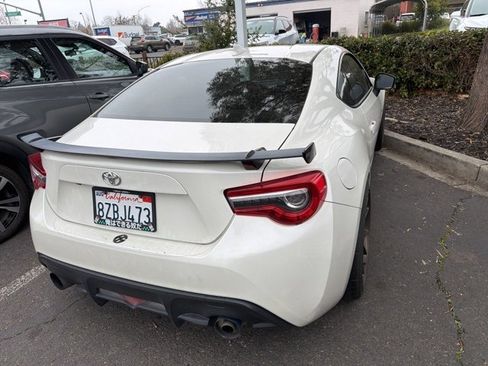 Used 2017 Toyota 86 860 Special Edition image 5