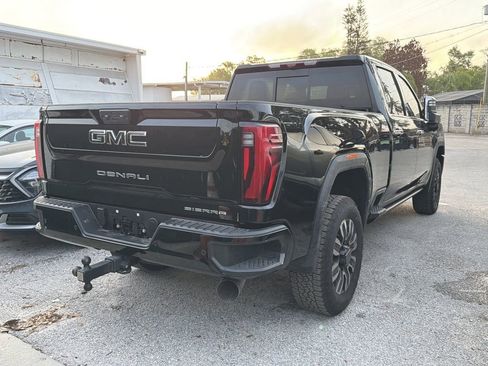 Certified 2025 GMC Sierra 2500 Denali Ultimate image 3