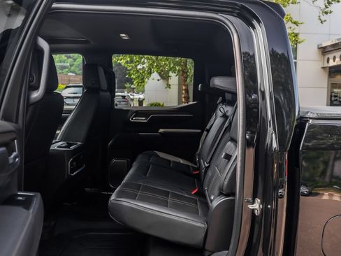 Used 2025 Chevrolet Silverado 1500 High Country w/ High Country Premium Package AWD/4WD image 24