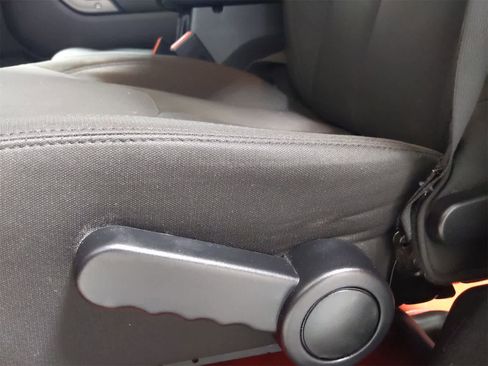 Certified 2018 Jeep Wrangler Unlimited Sport S image 25