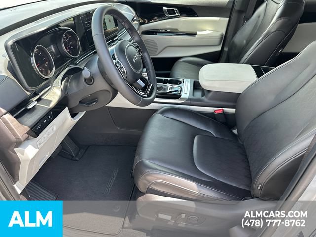 Used 2024 Kia Carnival EX FWD image 10